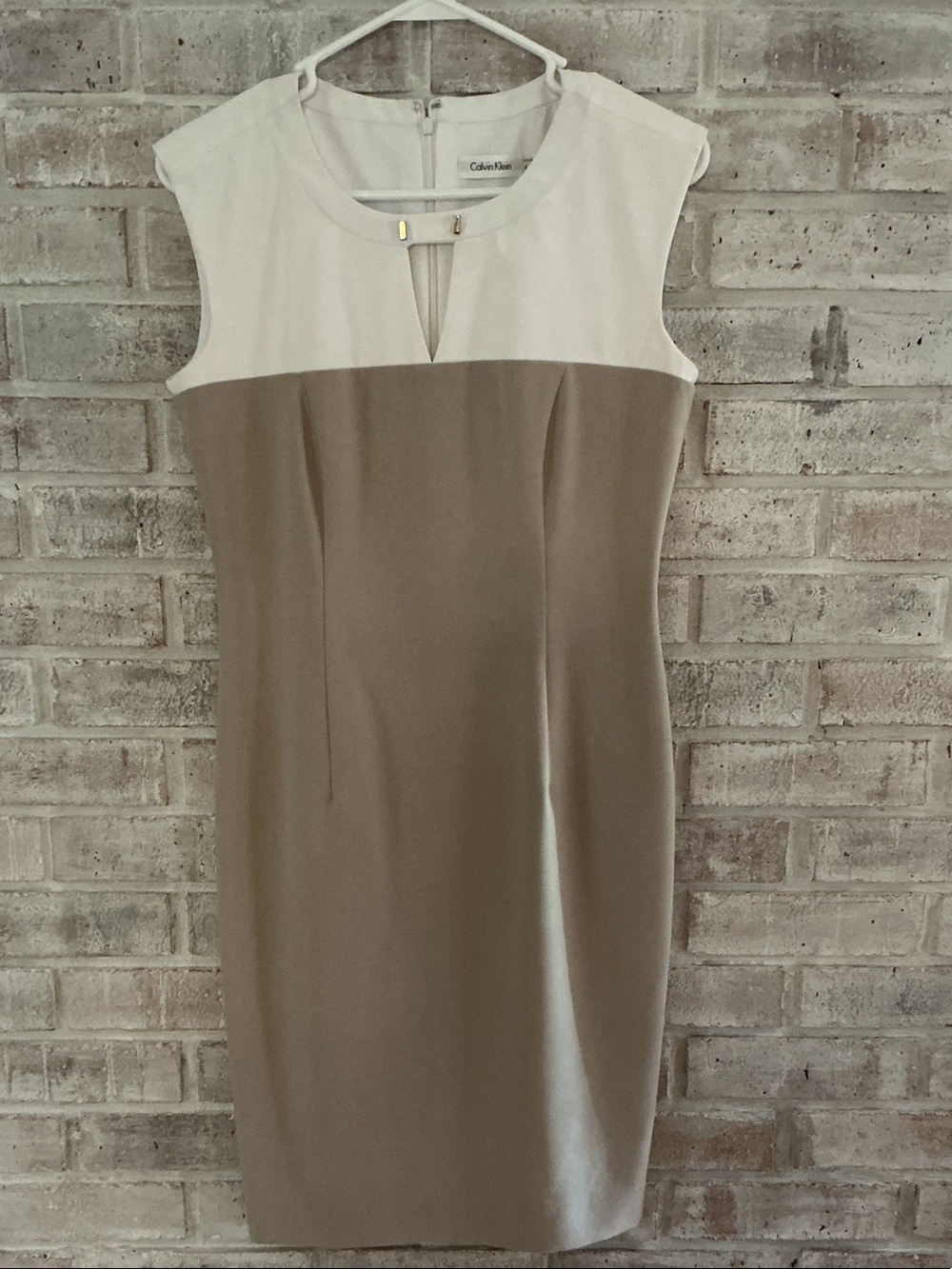 Calvin Klein NWOT Two-Tone Sheath Dress in White and Taupe